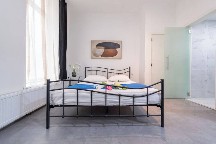 Room 6 of 29