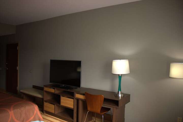 1 King Bed (2 of 11)