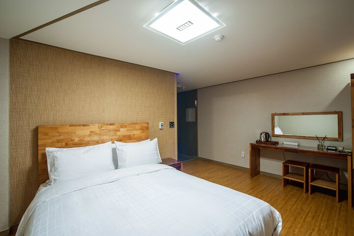 Room 10 of 22