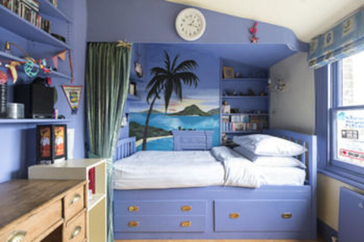 Room 45 of 166