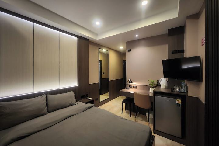 Room 18 of 49