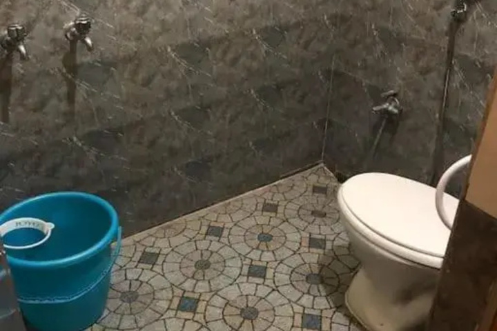 Room 9 of 14