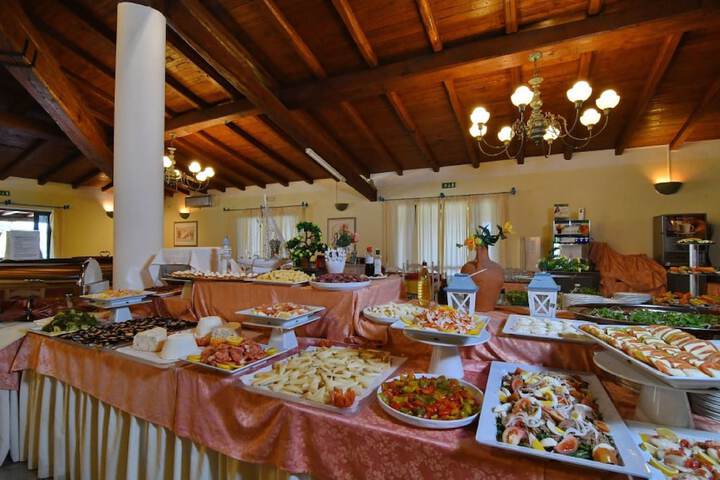 Breakfast/Coffee Service 87 of 117