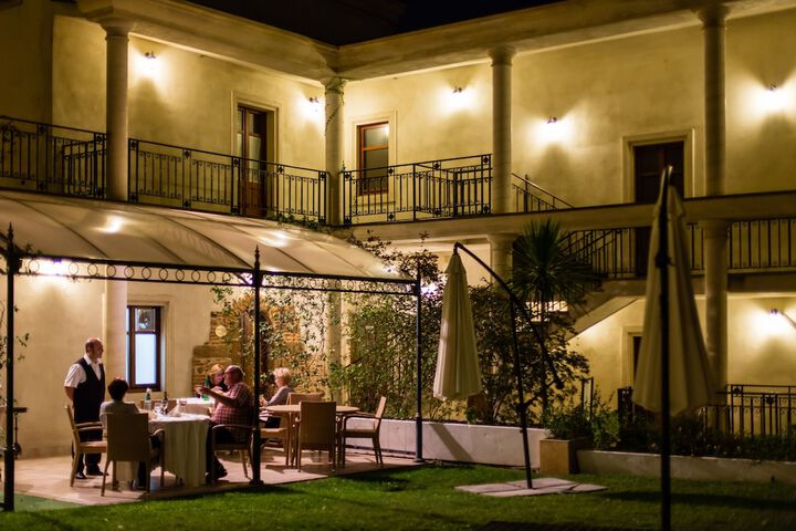 Dining Photos