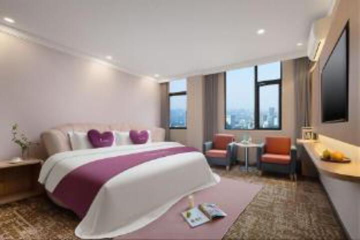 Room 5 of 5