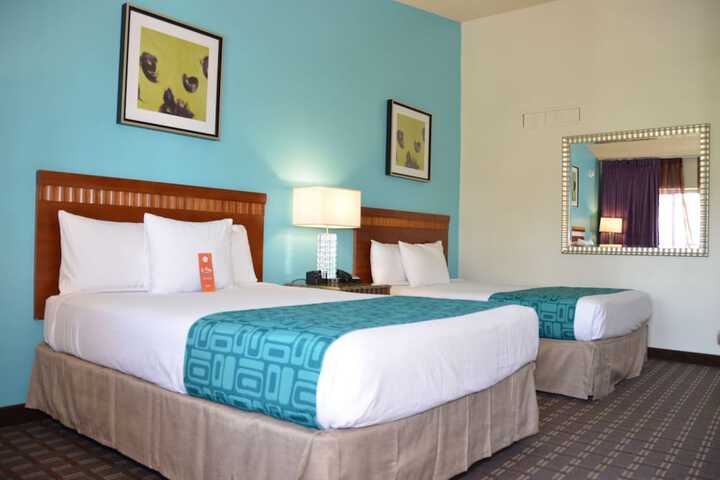 Room 8 of 33