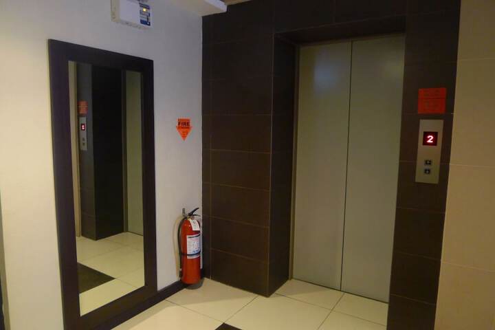 Ballroom/Hall 35 of 40
