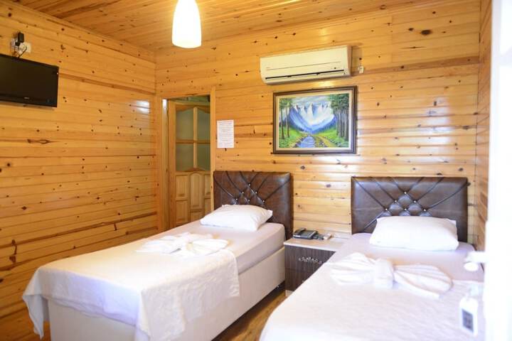 Room 13 of 71
