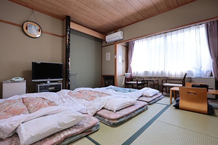 Room 26 of 90