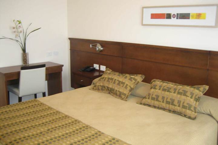 Room 6 of 25