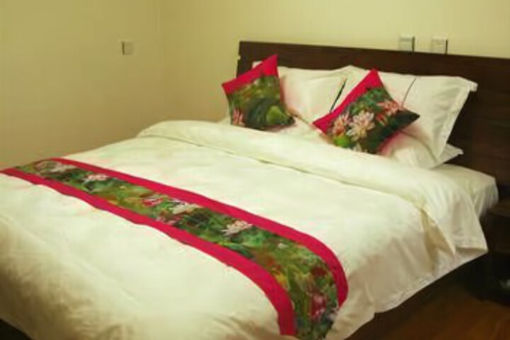 Room 8 of 8