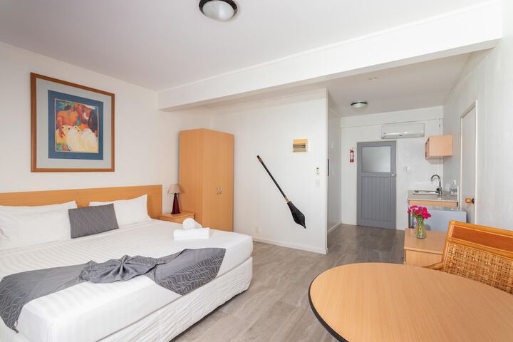 Room 5 of 43