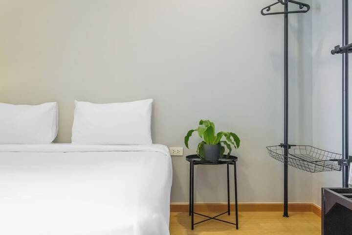 Room 65 of 186