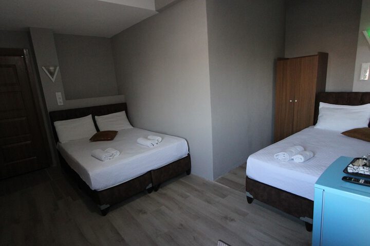 Room 34 of 91