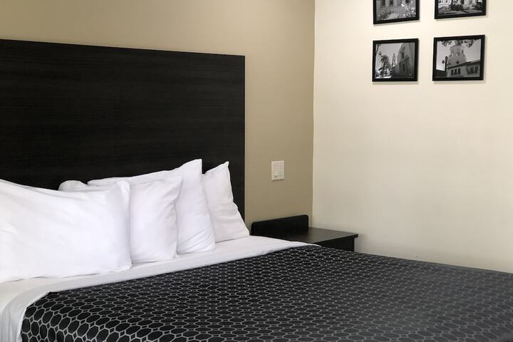 Queen Bed Accessible (11 of 13)