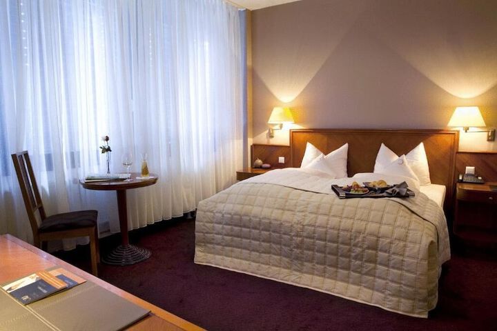 Room 15 of 37