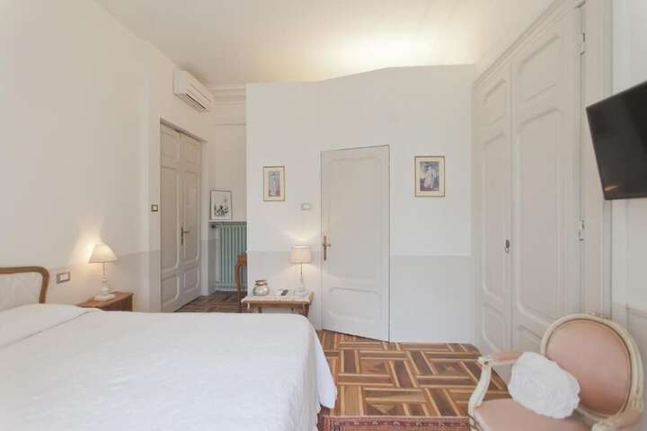 Room 9 of 47