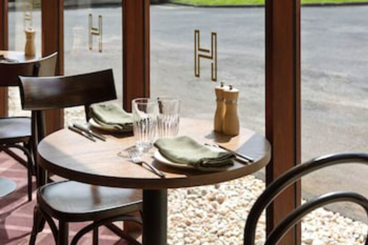 Dining 94 of 120