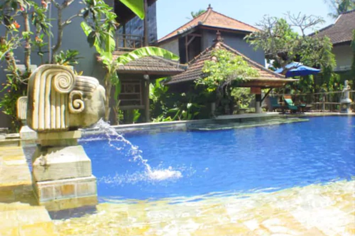 Pools & Facilities