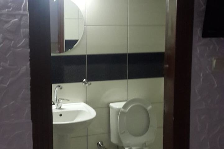 Room 20 of 28