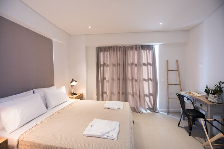 Room 34 of 191