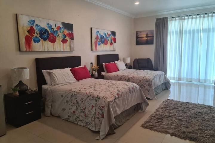Room 4 of 117