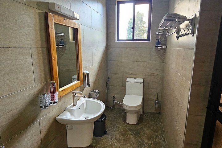 Room 12 of 22