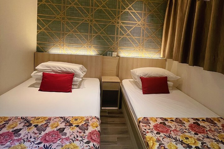 Room 30 of 50