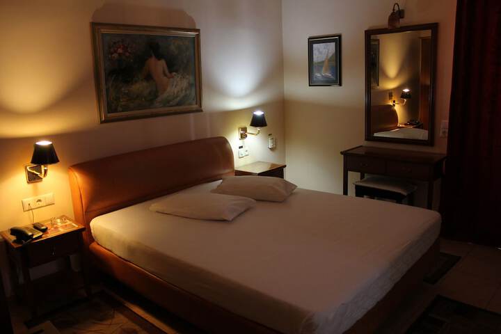 Room 14 of 141