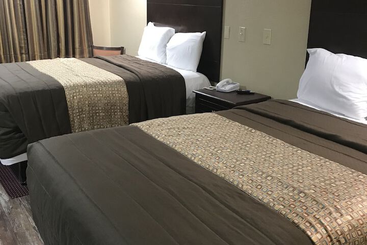Basic Single 2 Double Beds (1 of 17)