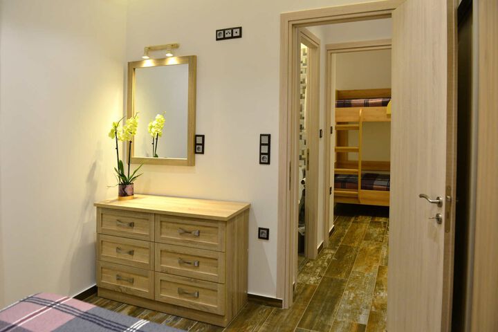Room 14 of 28