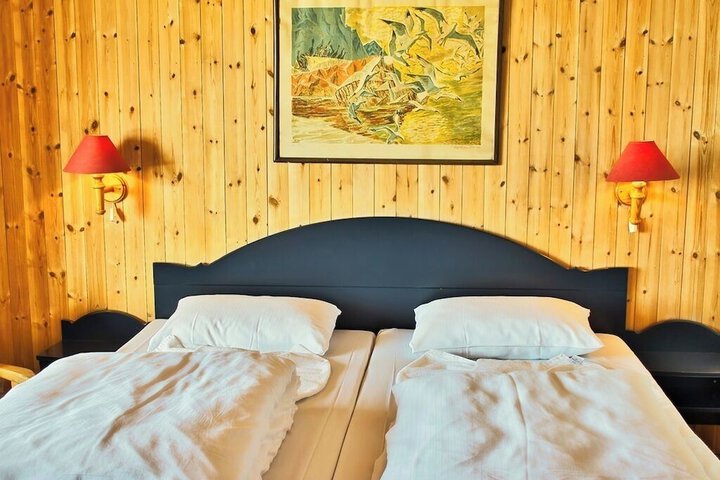 Room 7 of 27