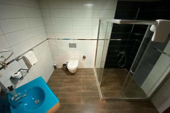 Room 15 of 64