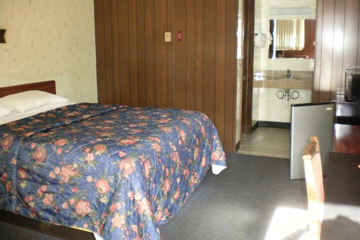 Room 23 of 43