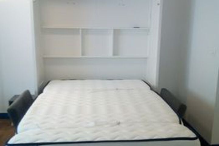 Room 10 of 24