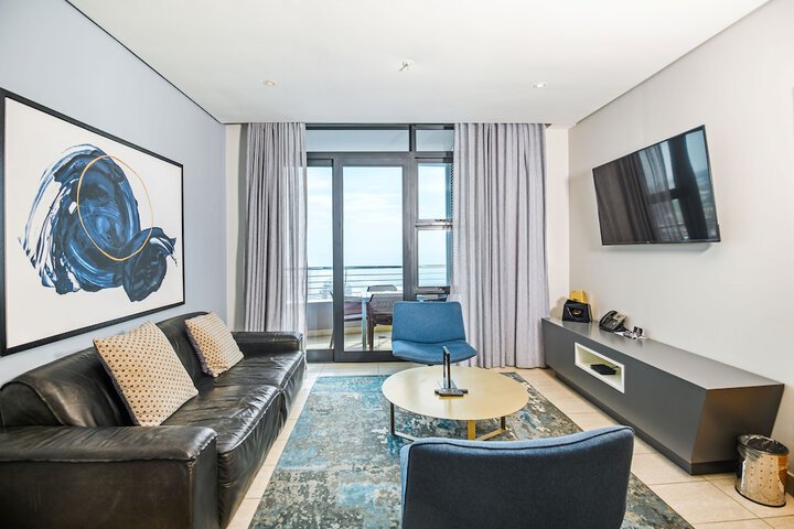 Room 65 of 210