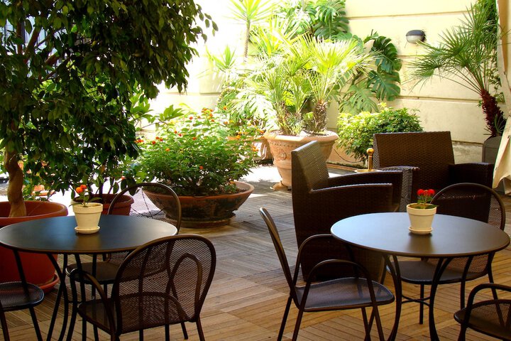 Hotel Exterior 79 of 81