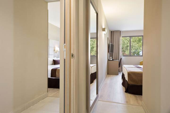 Room 18 of 90