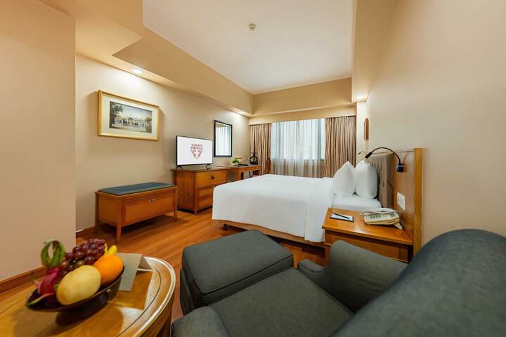 Room 15 of 83