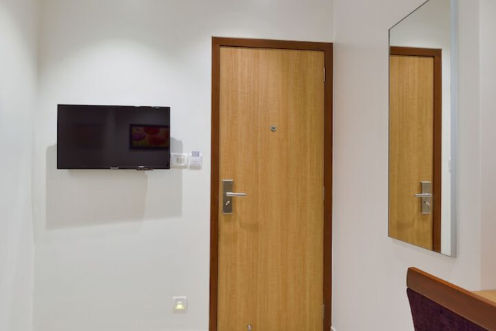 Room 4 of 21