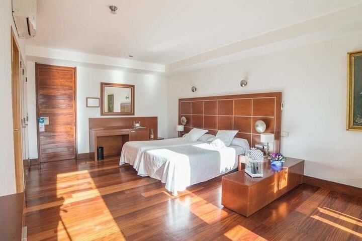 Room 12 of 41