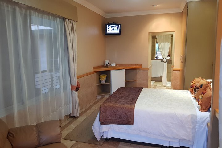 Room 2 of 40
