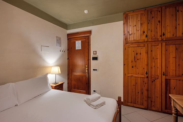 Room 16 of 112