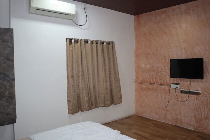 Room 3 of 5