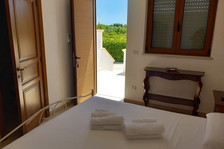 Room 4 of 25