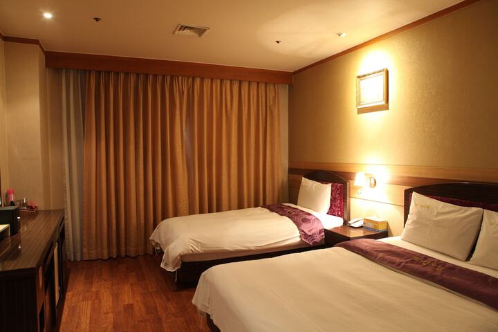 Room 19 of 35