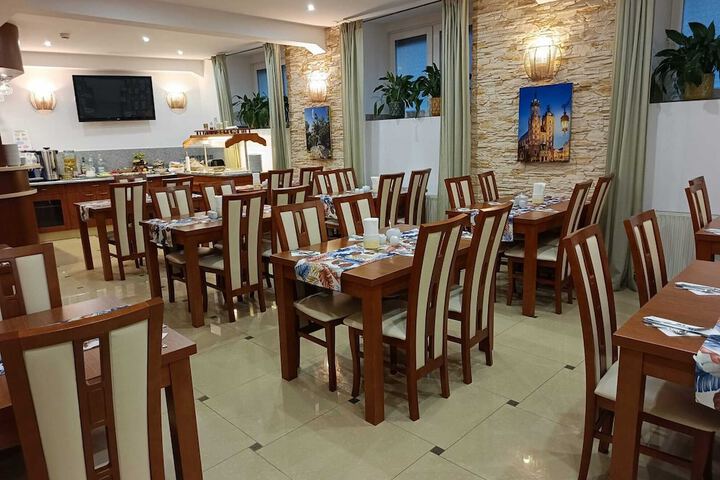 Dining 56 of 65
