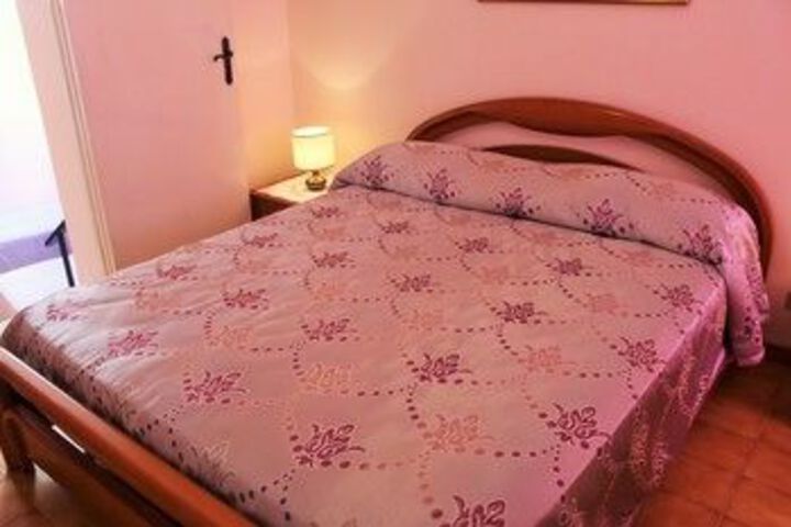 Room 10 of 20
