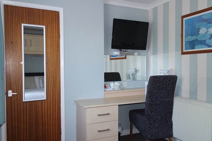 Room 42 of 160