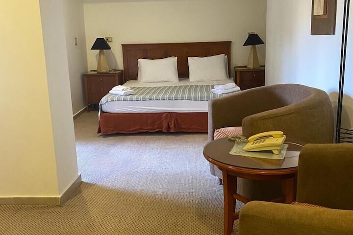 Room 6 of 55